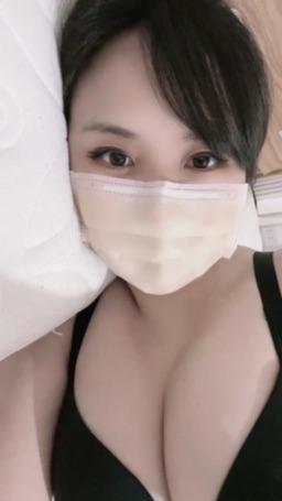 tyuh95029 : 黑色是你最愛的顏色嗎😏
好澀喔 自己偷偷來🙈
#sexy #ㄙㄠ