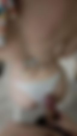 cocolunna : 又粗又長的大肉棒在我屁屁上來回摩擦😈 是想要插進來了嗎寶貝🤭🤭 啊.. 被你搞得我好濕好想要喔🥹🥹