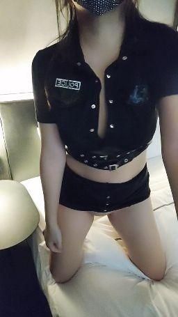 florababy : 哥哥喜欢这服装吗？