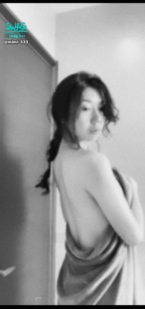 mimi_333 : 「兩彎似蹙非蹙罥煙眉，一雙似喜非喜含情目」

娉娉裊裊、雲鬢為亂

是否？