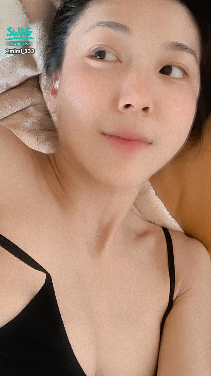 mimi_333 : 這種模糊不清、看不清臉上皮膚缺點細節的濾鏡
對我這種毛孔粗大的來說真是偉大的發明之一
😁🖤