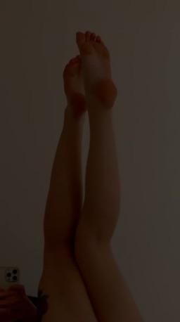 olyablondegirl : my beautiful sexy legs