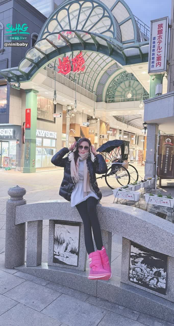 ninibaby : Babe來說說我們剛開始怎麼認識的🤣🤣私訊告訴我🙈