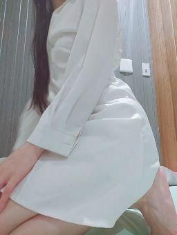 quanna : 裡面居然穿小丁準備睡覺😳😳這樣你有辦法睡嗎？