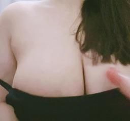 sexybearr : 新粉限定😈肉棒打巨乳 啪啪巨響💋