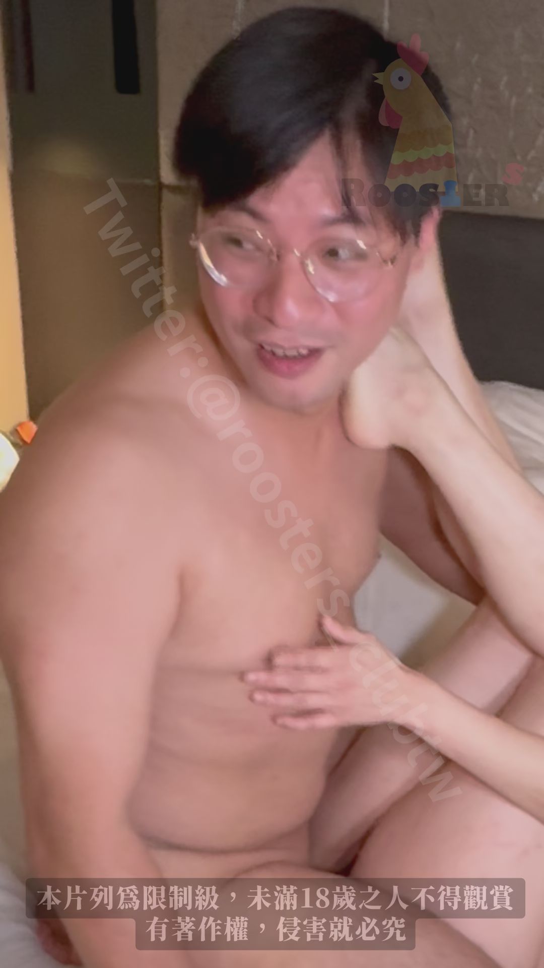 roosters_clubtw : 《直播精華，正片陸續上架敬請期待》 
直播只在SWAG

快讓我知道有多少人愛二嫂😍
凱爾雞表示今年一定要挑戰成功
奪得冠軍腰帶
但我看他拉筋的姿勢有點不太妙🤣

#公雞俱樂部 #roosters #asiangirls #二嫂 #持久雞 #凱爾文 #SWAG