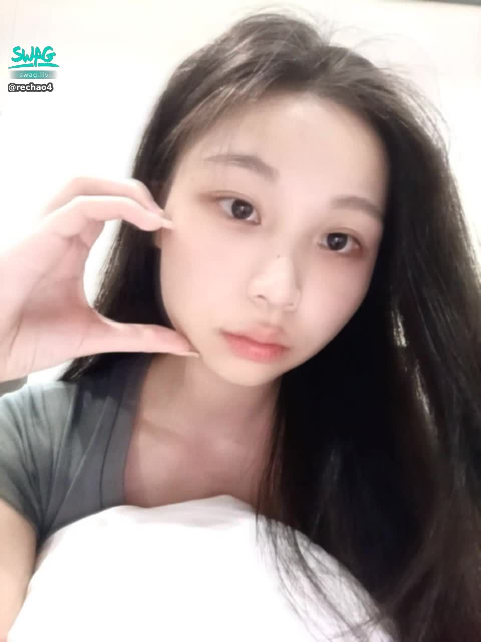 rechao4 : 新人小晚报到💫
5.10今晚八点三十首播
期待和大家见面🔥🔥🔥
新人火热集粉中 (o^^o)
#新人 #露臉 #可爱 #新人首播