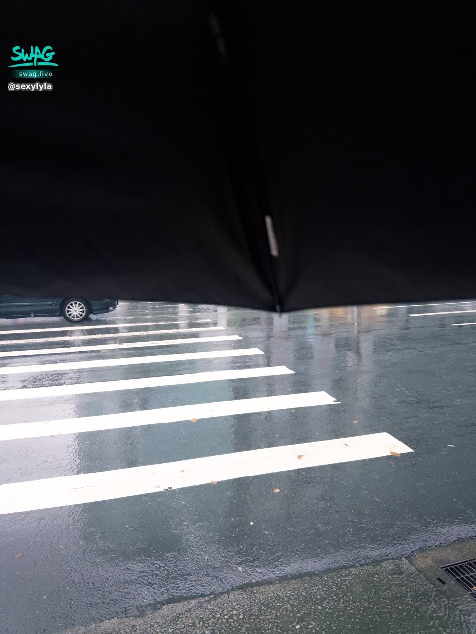 sexylyla : 台北真的不要再下雨了啦！