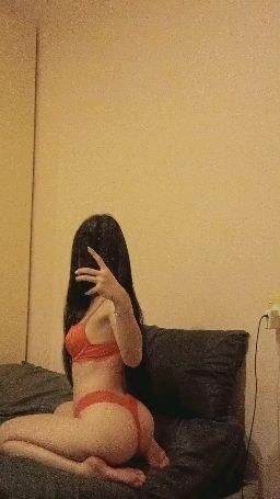 cocolunna : 這樣騎.. 寶貝受得了嗎？想射哪裡？內射還是射在屁屁上呢？