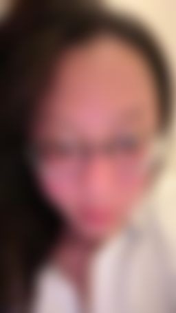 selinamimichen : 誰說戴眼鏡的女孩子不騷了