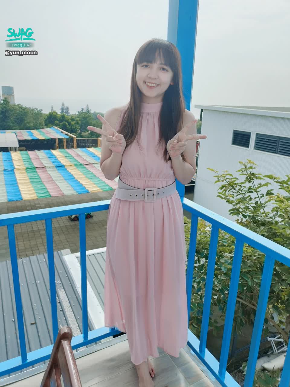 yun_moon : 粉色洋裝
