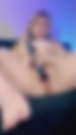 misskriss : moaning girl 🤤