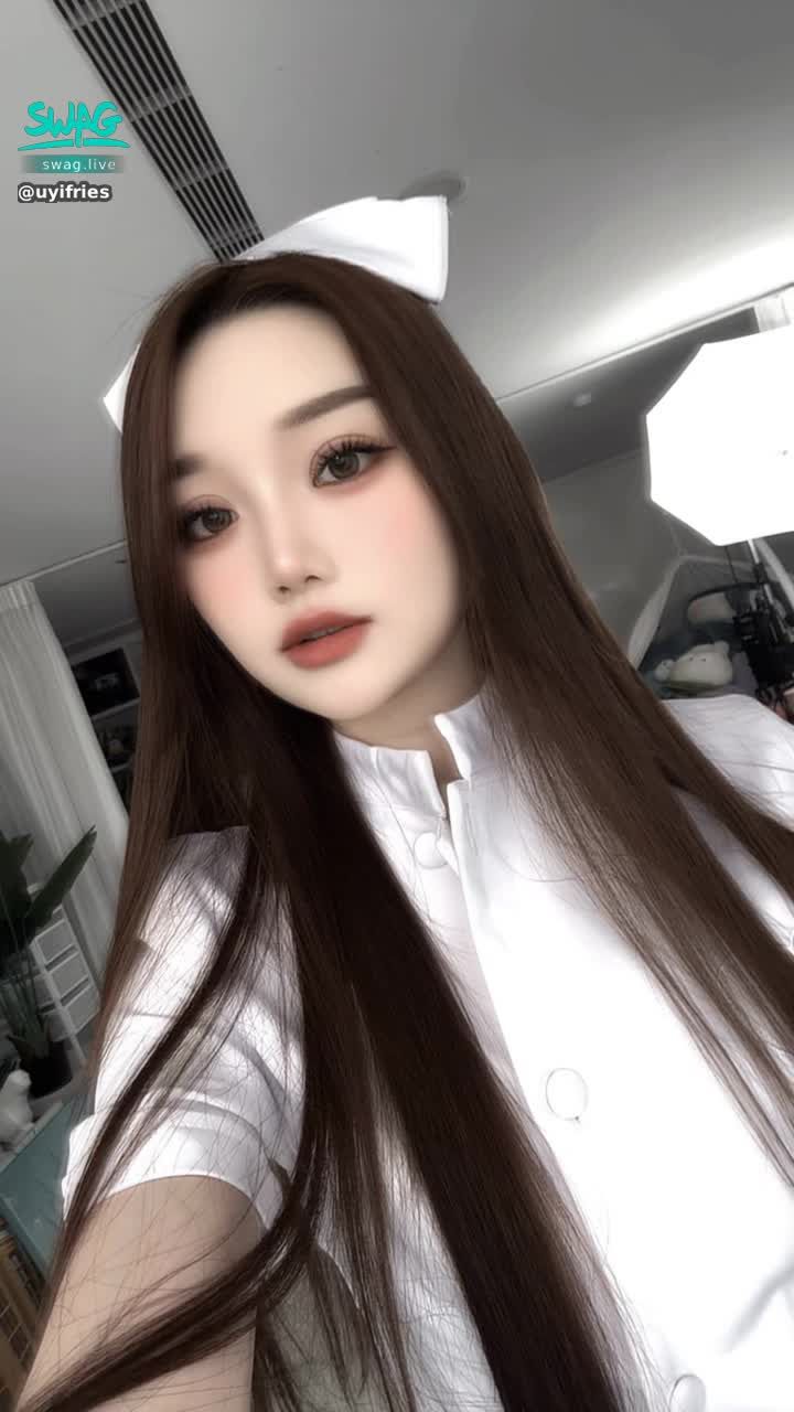 uyifries : 喜歡小護士嗎 專門治療棒棒的💦