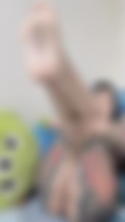 sexyestherr : 完美一線鮑💗偷偷露出的小粉鮑💦😈