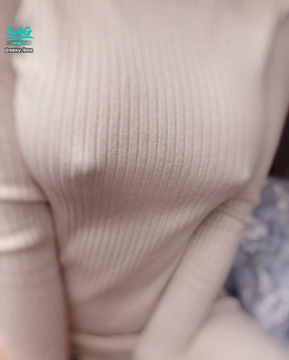 sexy_boa : 💋💓剛吃飯 寶兒穿這樣~
難怪大家都在看我👅🥰