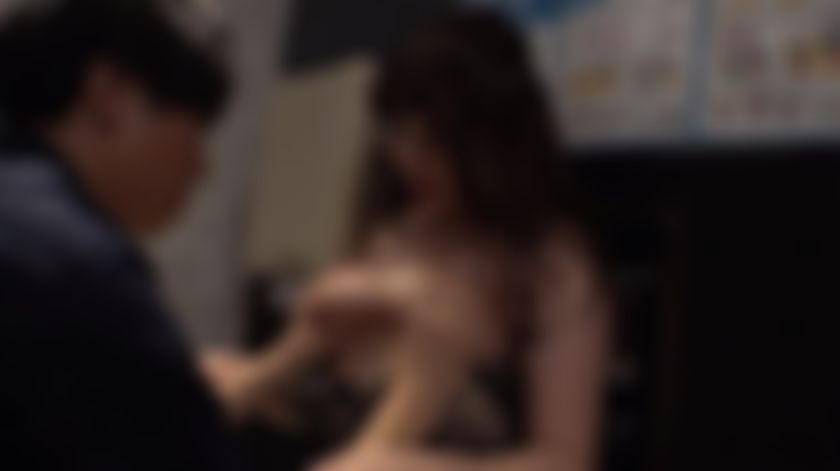 doc_channel : 第２部分：當你興奮地看著Cavanaugh柔軟、幾乎要溢出來的大奶子時，她注意到你，對你微笑，並給你一個淫蕩的眼神... #坂上莉央