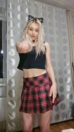 cuteairin19 : erotic dance for you😘