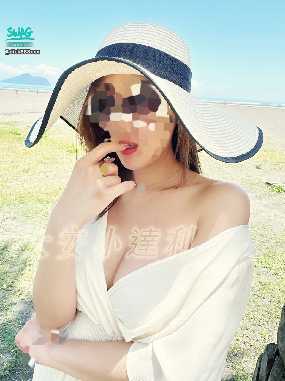 dick888xxx : 今晚就想要你來揉E奶！ 今晚10點半直播