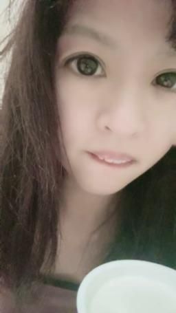 lovemeredith : 白白的鮮奶優格好酸呀，需要你的現打豆漿來中和ㄧ下