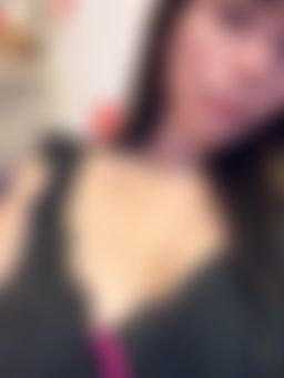 babecindy : 好久沒發動態
這裡還有愛我的人嗎？
跟我說一聲❤️