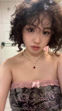 cherrrrybabe : 猜猜我是誰，我是誰的寶貝啊