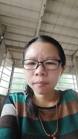 yea8278 : 你...在看我嗎？
可以再靠近一點唷！😘