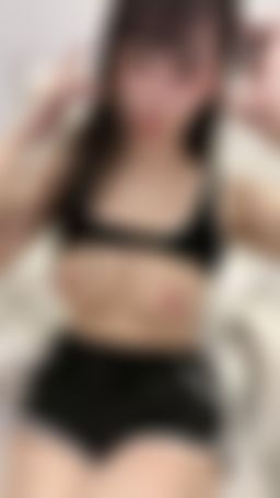 miyukibaby : 舉手綁馬尾👀🖤真理褲運動風喜歡嗎😘