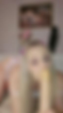 cuteairin19 : a little deep throat😘