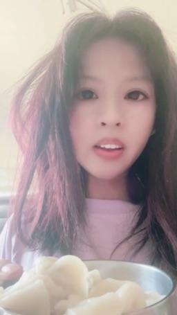 lovemeredith : 我煮的水餃超好吃，要不要我弄給你吃呀