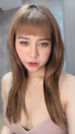 may_yy : Babe
外面真的好熱呦 還是不要穿了？