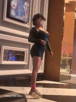 383838moni : 這樣子的打扮，值多少錢？