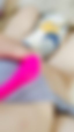 lelelina : 樂樂視角塞著跳蛋😜😜
掰開看看👀👀
#內衣#跳蛋#乳暈