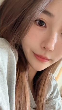 lovekikii : 每天晚上9:00開播直到31號！天天都陪你💕
直播活動收德國KitKat票卷 ，只要10張票卷換一部大尺度影片！ 天天現拍！每天都有
幫我衝活動吧💐
（德國票卷活動到23號）