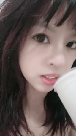 lovemeredith : Lots of strawberries, do you want to drink some? Still want to kiss my pink lips