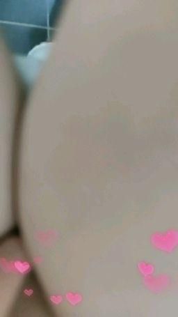 floraof : 職場即場拍🙈🙈