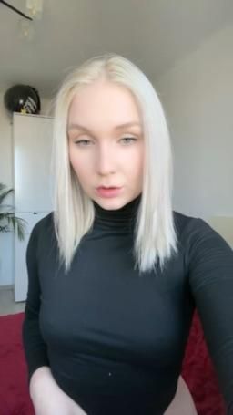 olyablondegirl : my cute tits 7/10
