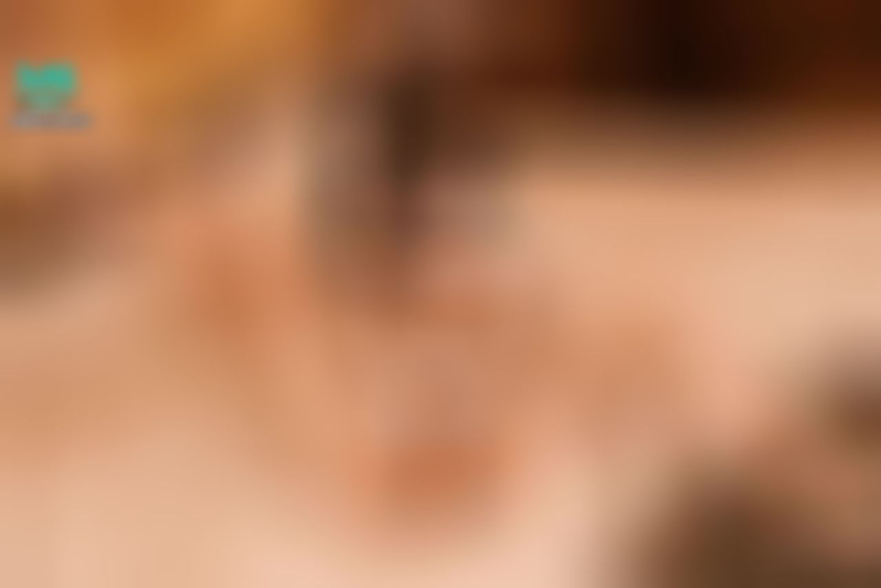 jolin_horny : 想抬著我的美腿狠狠的抽插我的美穴嗎？🫣