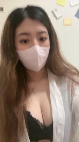 sexyenen : 這樣在Babe哥哥身上搖可以嗎🥵🥵