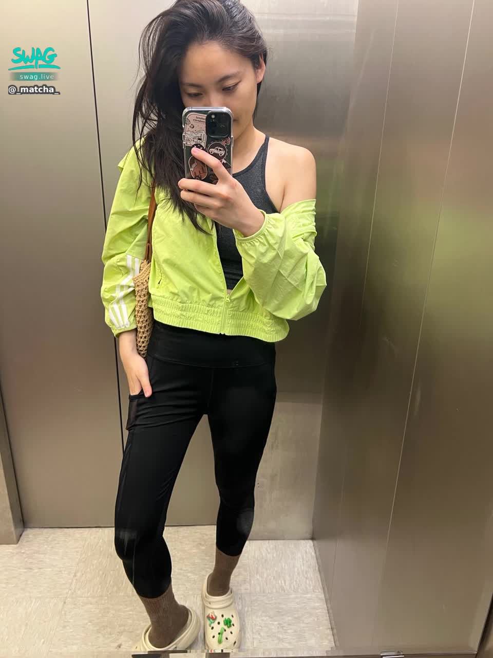 _matcha_ : 今天也是忙碌又充實的一天~
上了拳擊課跟肚皮舞課❤
為了你們~我會多提升自己的技能🥰
才能給你們難忘的表演😘

#sexy  #性感 #生活 #日常 #露臉 #長腿 #新人