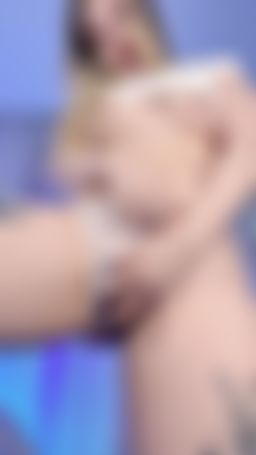 misskriss : let’s caressing my pussy Babe