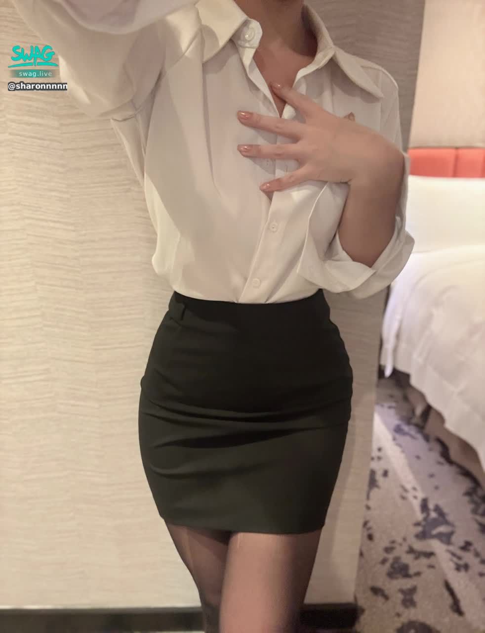 sharonnnnn : 😳😳😳我怎麼會在這裡？！