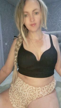 pinkpather : show tits😙😋