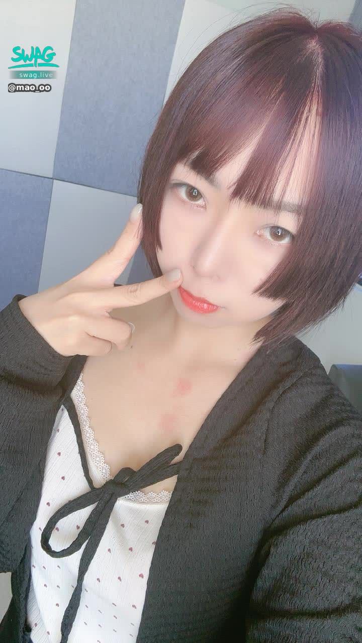 mao_oo : Babe等等真央上播有特別來賓喔😜😜😜要記得來看😙😙😙
