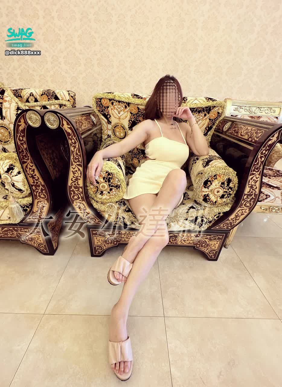 dick888xxx : 今晚10:30 E奶小香 實戰直播！