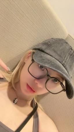 elme : 素顏的艾瑪