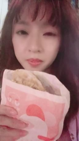 lovemeredith : 我最愛吃的椒麻川辣雞排，也很想吃你那下面可以嗎？