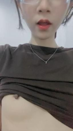 sojublink : Stick out your tongue