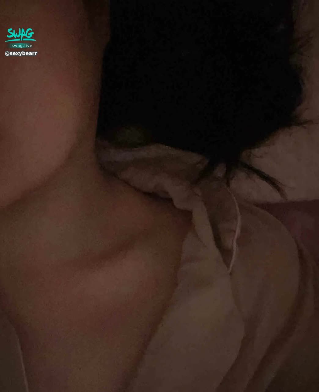 sexybearr : 人就是這樣 只要你讓他不開心一次 他就會忘記你全部的好跟付出。