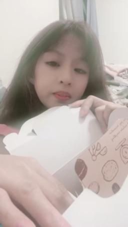 lovemeredith : 晚餐吃吃講座拿到的餐盒，想不想跟我一起吃
