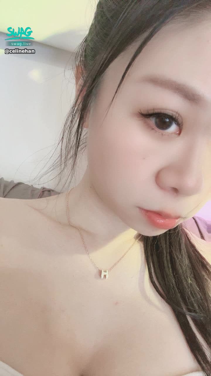 celinehan : 業績播成這樣都快哭了，好無奈 😮‍💨明天520有專屬活動，可以好好愛我嗎 🥺